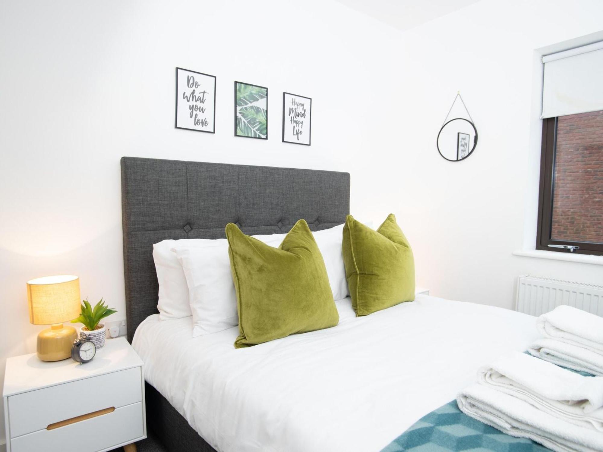 Pembroke House Apartments Exeter For Families Business Relocation Free Parking Eksteriør billede