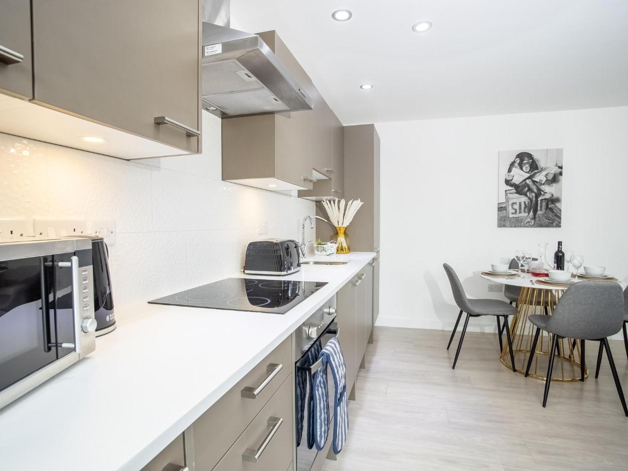 Pembroke House Apartments Exeter For Families Business Relocation Free Parking Eksteriør billede
